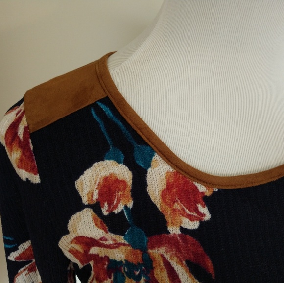 Navy Flower Pattern Long Sleeve - Picture 3 of 8